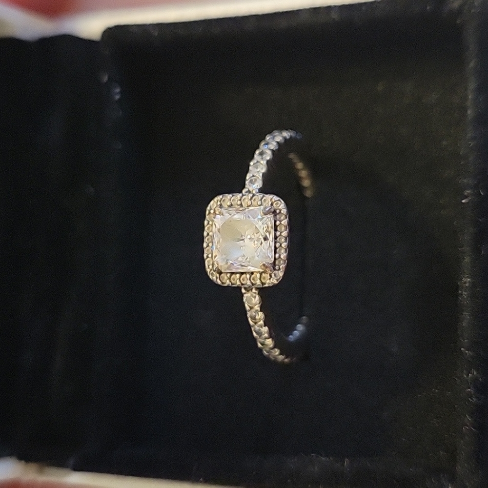 Pandora Ring